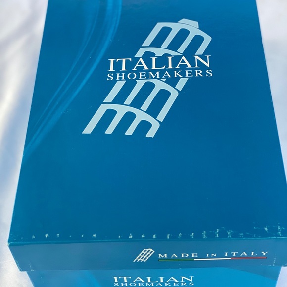 Italian Shoemakers. Banded strap sandal - Picture 11 of 11